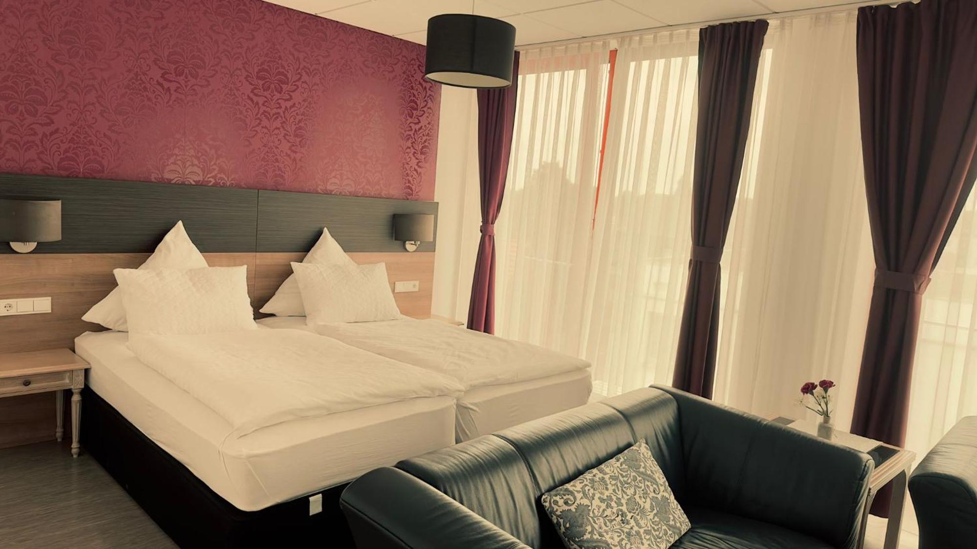 Hotel Efcannos Vechelde Eksteriør billede